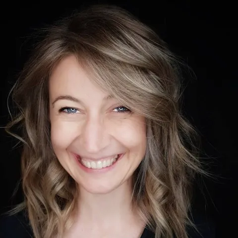 Alexandra, responsabilă fundraising