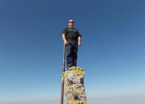 Vali, fost jandarm montan, investigator