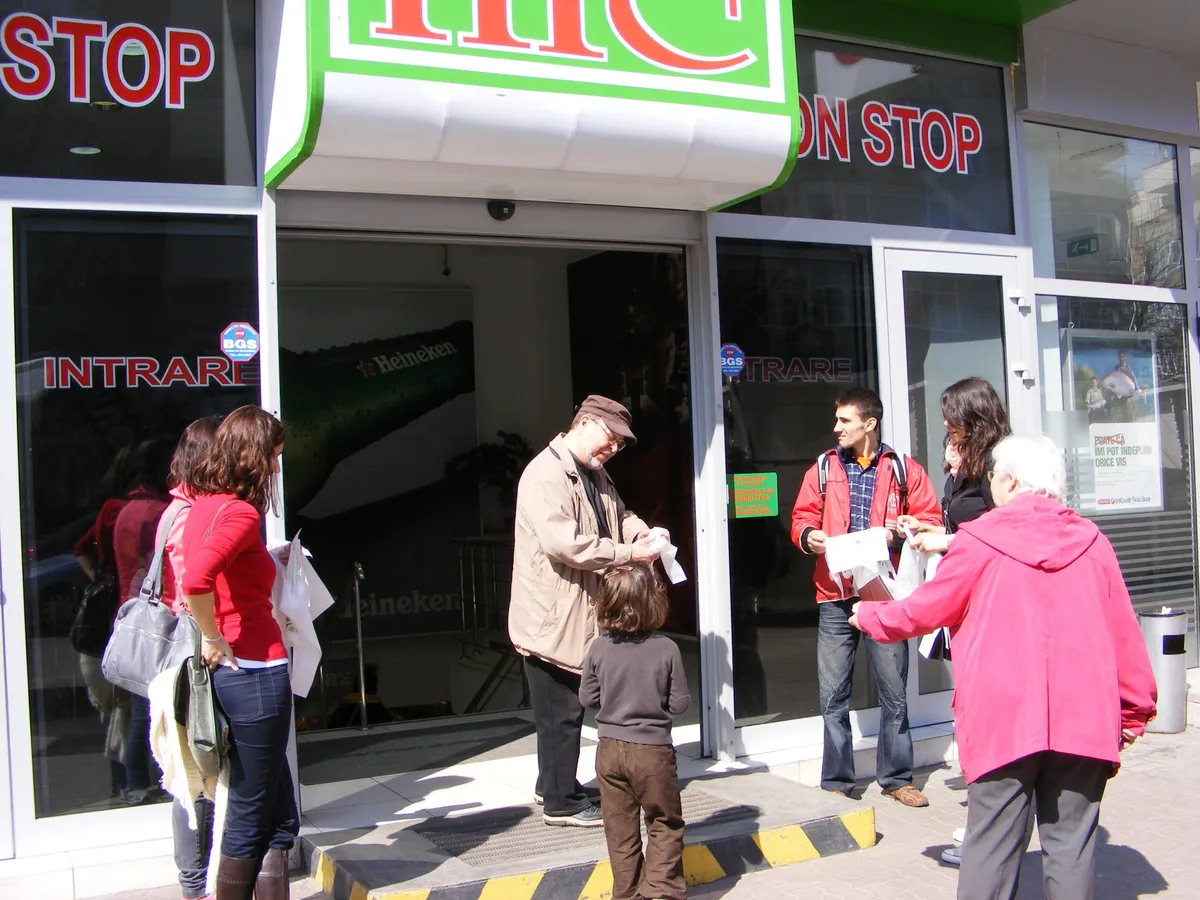 Agent Green expune supermarketuri care vand pungi BIO false