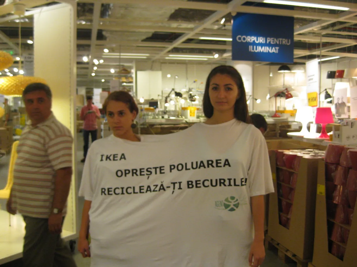 IKEA elimină becurile cu incandescență și reciclează becurile cu mercur