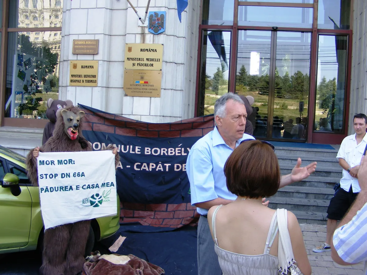 Revoluţia ONG începe astăzi cu dezbateri publice asupra DN 66A prin munţii Retezat