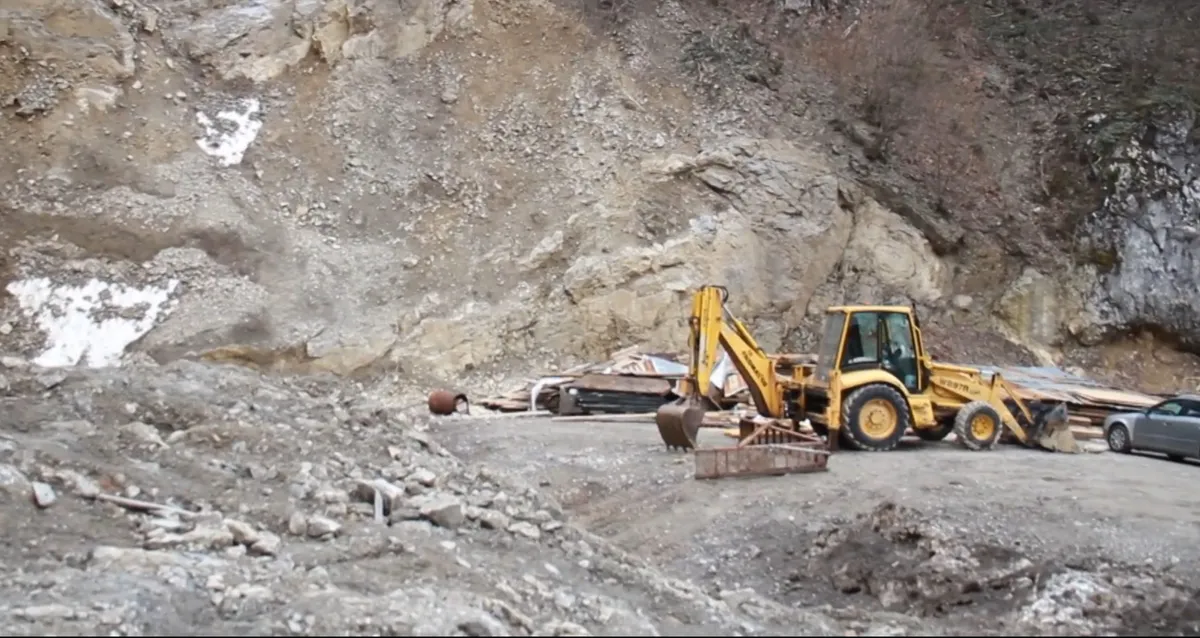 Agent Green expune construcții ilegale la Mănăstirea Călugăra în Parcul Național Cheile Nerei